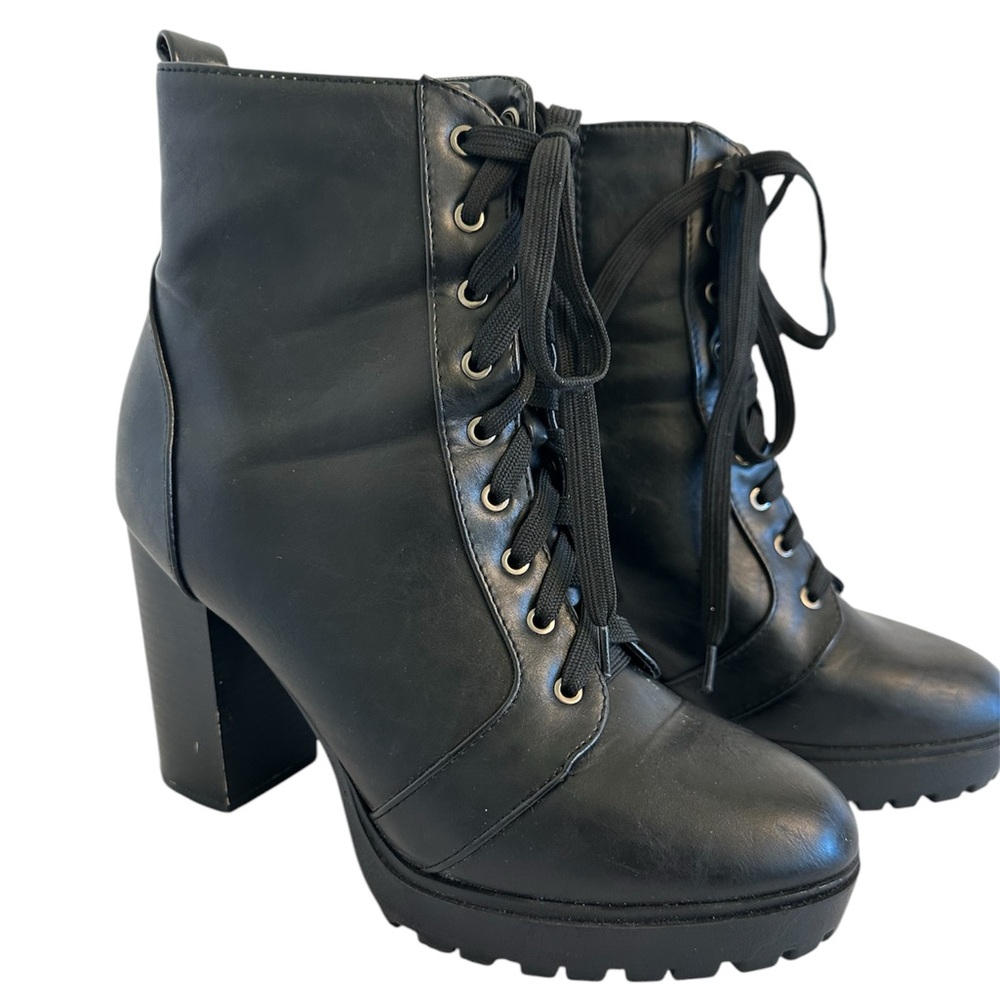 SODA Chunky High Heel Combat Boots Size 10 W